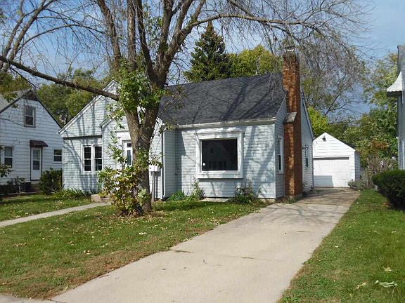 2nd image of 2317 Custer Ave