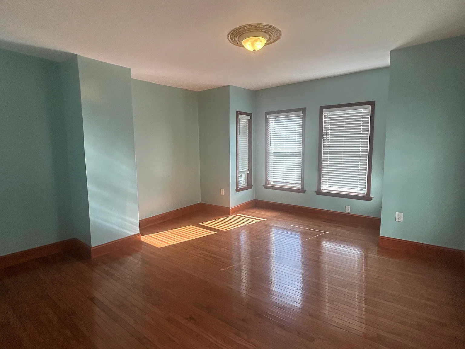 2 bed, $2,550 — Photo 2