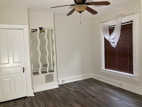 5th image of 1009 Park Pl APT 2