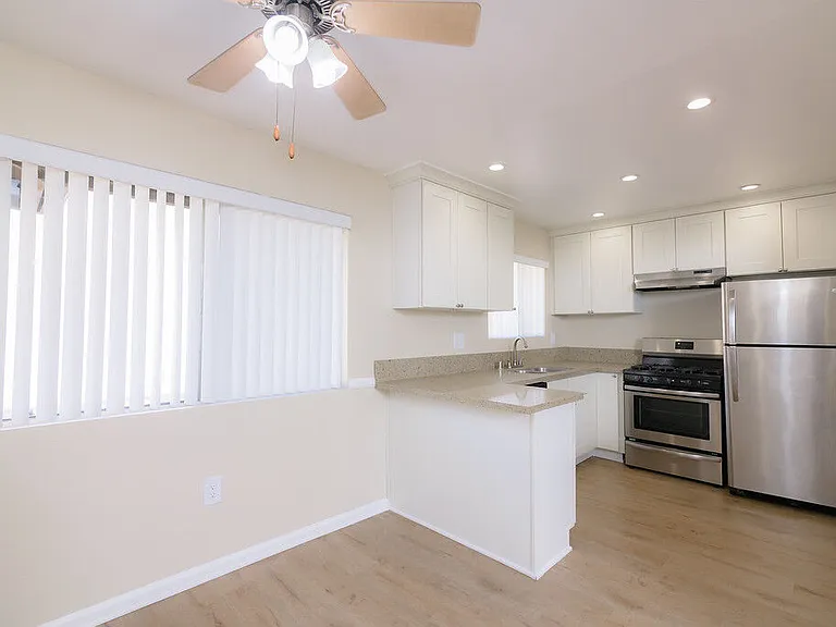 Strada Apartments — Photo 13