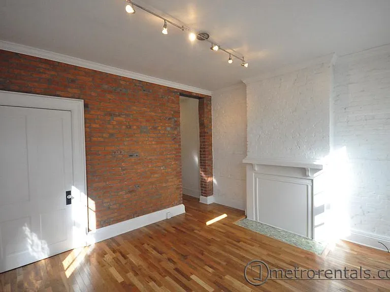 817 S Front St — Photo 1