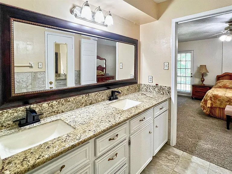 16902 Summit Oaks Ln — Photo 15