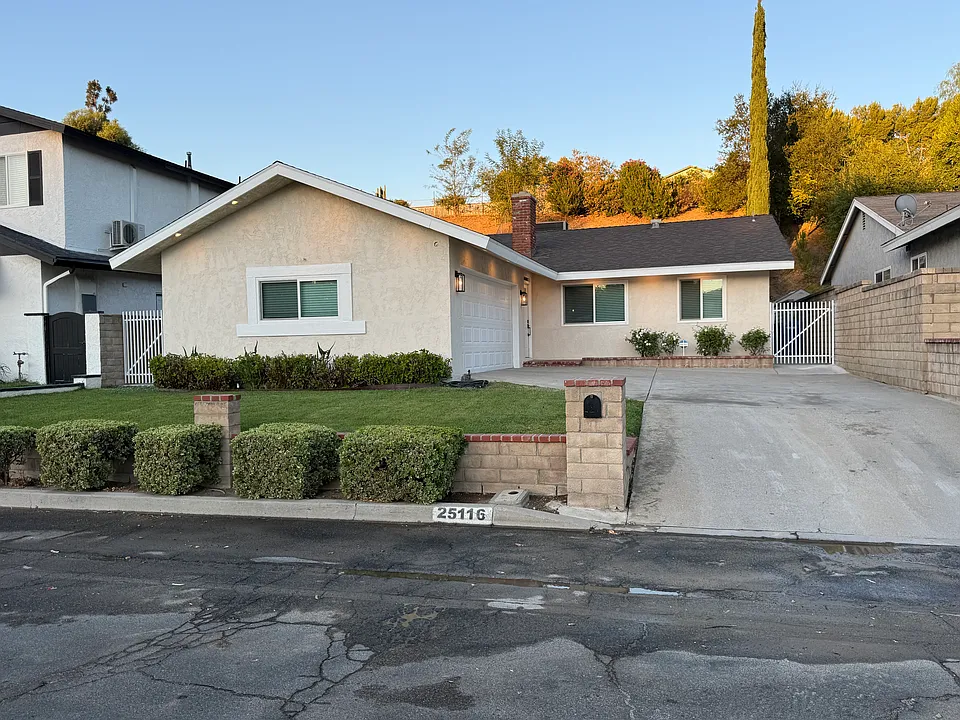 25116 Vermont Dr