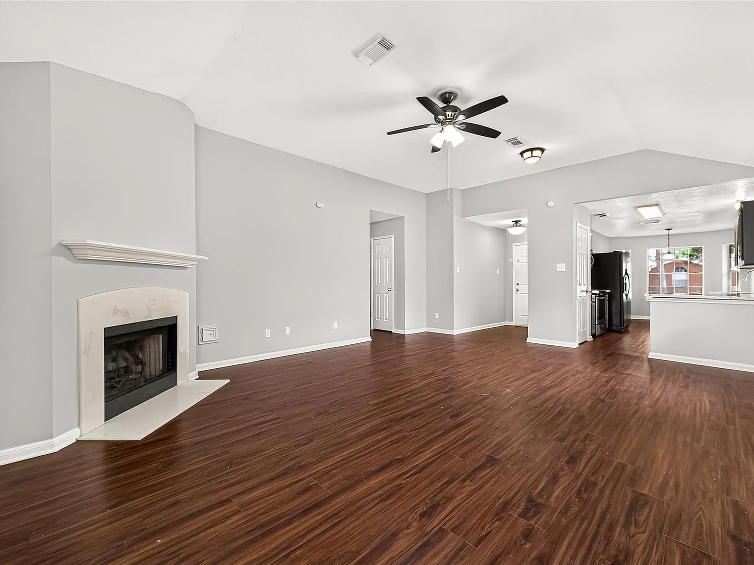 3 bed, 2.0 bath, 1509 sqft, $1,895 — Photo 4