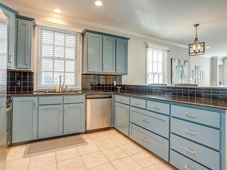 1211 S Adams St — Photo 12