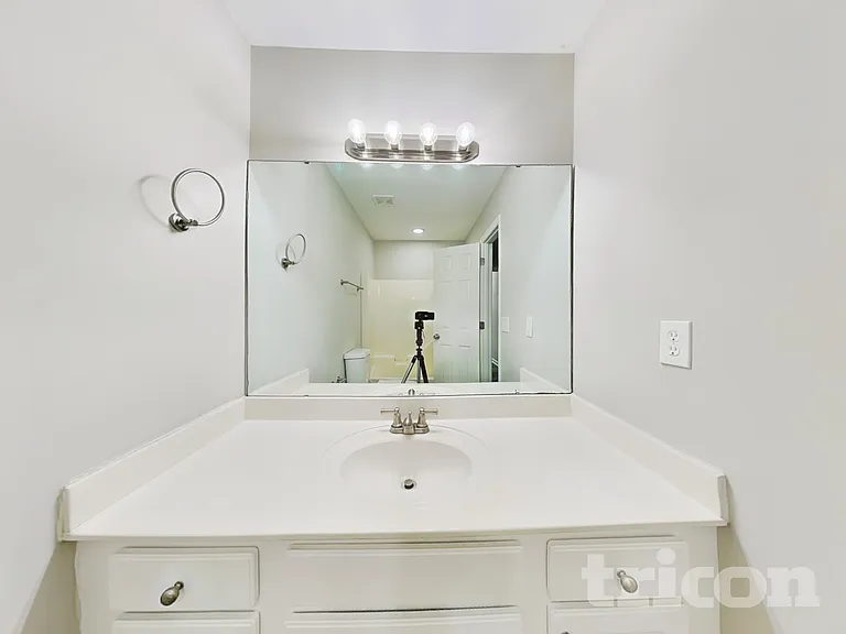 517 Parker St — Photo 16