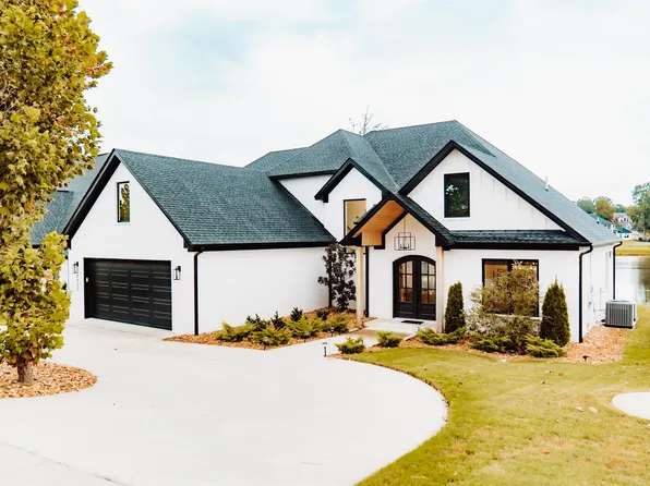 7702 S Shoreline Blvd, Benton, AR 72019