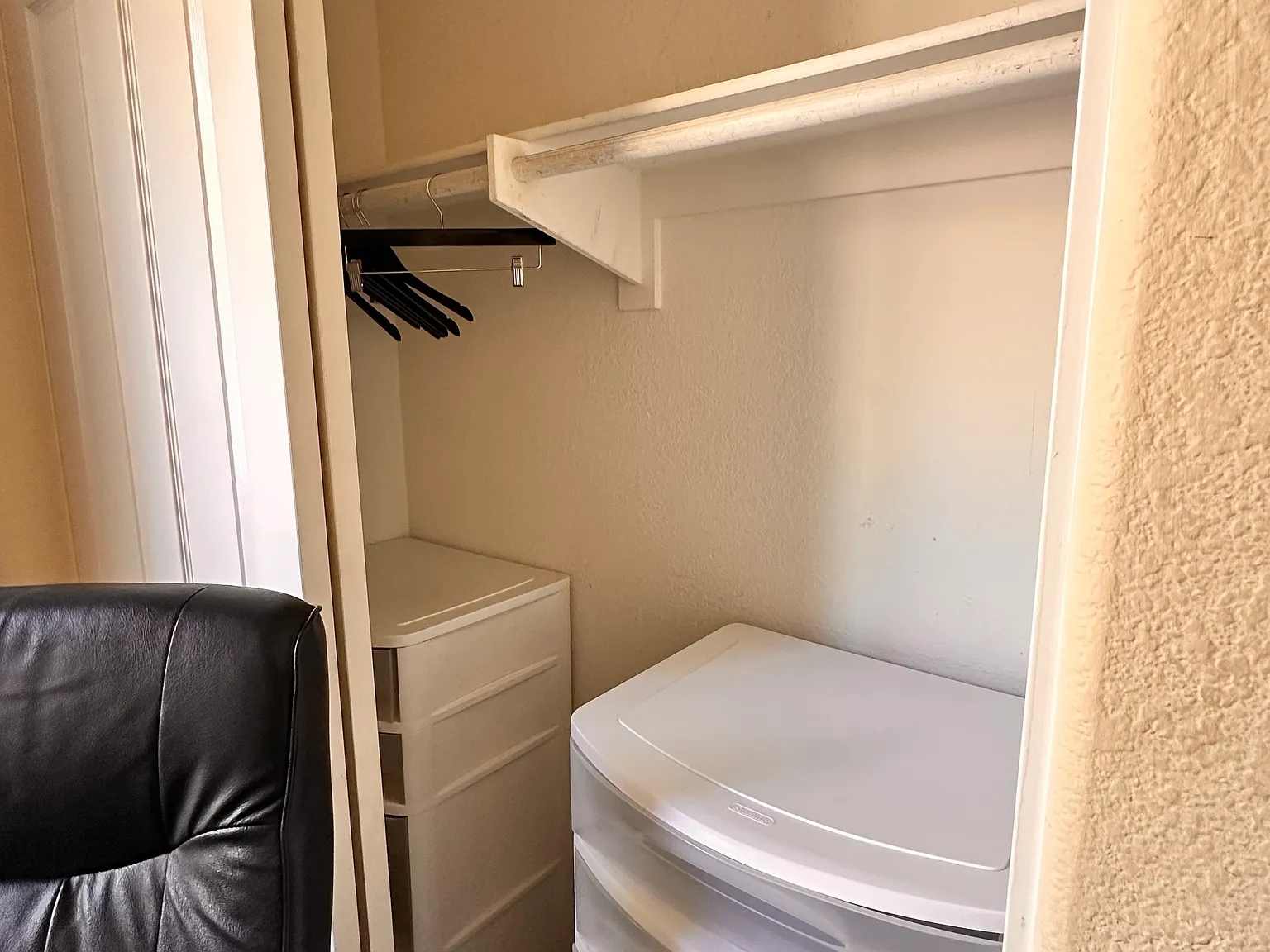 562 Cypress Hills Dr — Photo 3