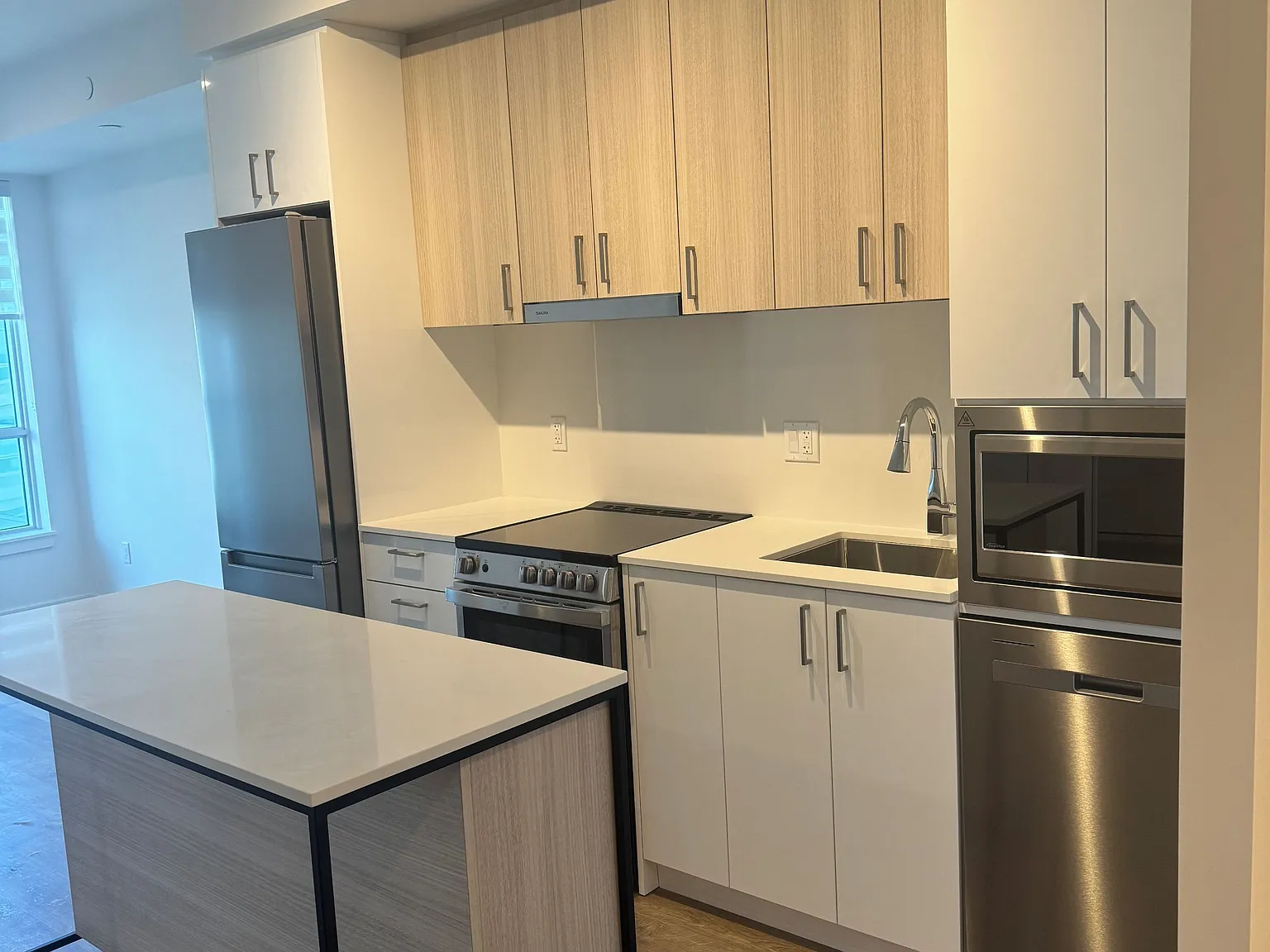 2 bed, $2,400 — Photo 4