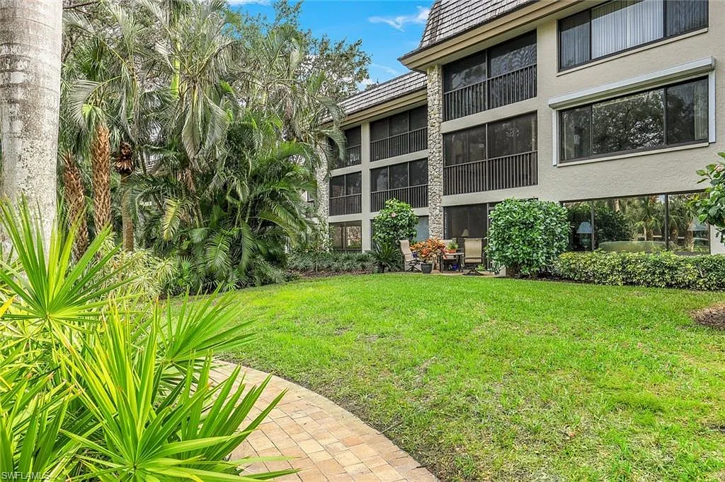 2 bed, 2.0 bath, 1436 sqft, $3,800 — Photo 2