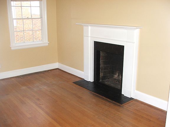 4th image of 1016 W 45th St