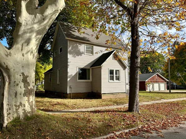 405 Sibben St, Manistee, MI 49660