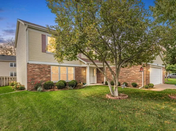 320 E Fox Hill Dr, Buffalo Grove, IL 60089