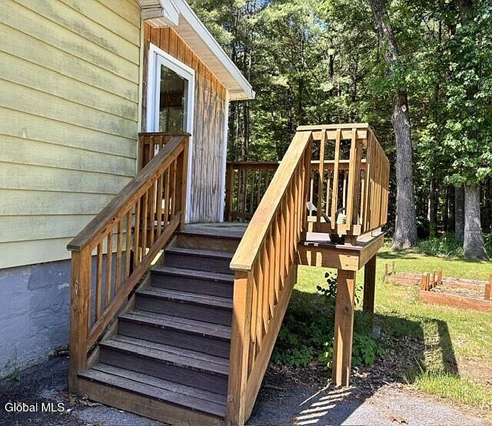 3rd image of 41 Red Oak Lane