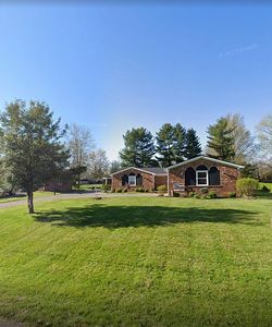 130 Ravenwood Rd, Versailles, KY, 40383