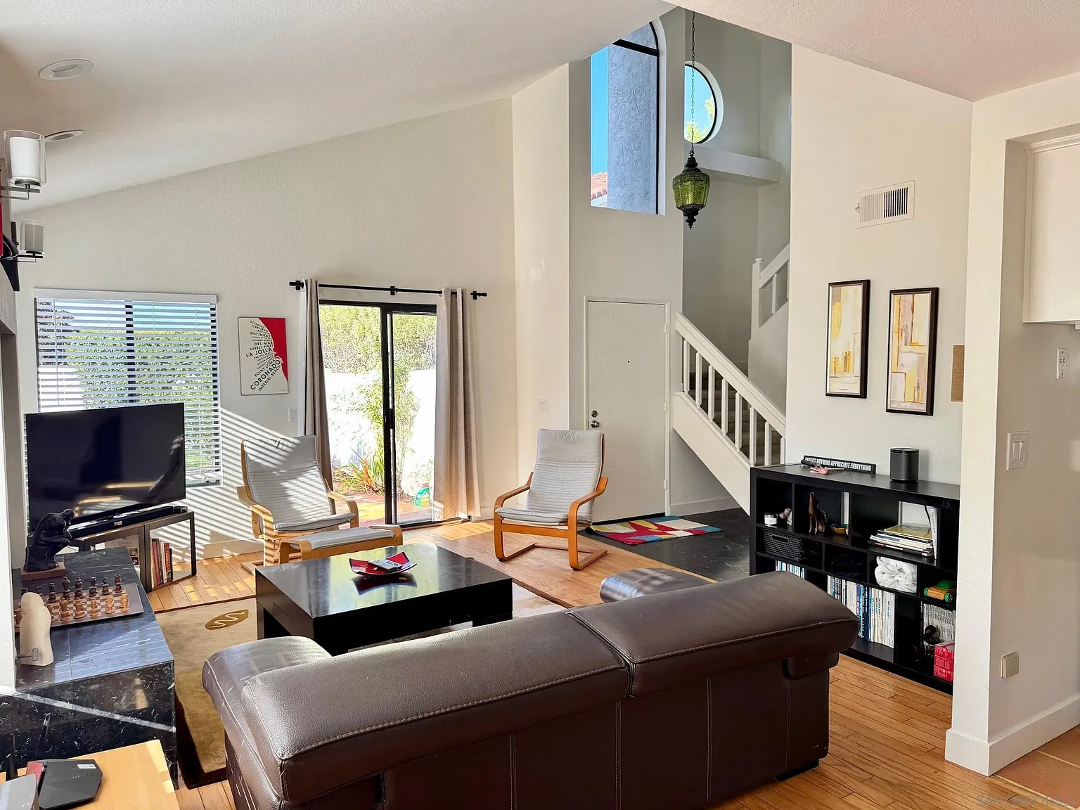 3 bed, 3.0 bath, 1549 sqft, $5,950 — Photo 2