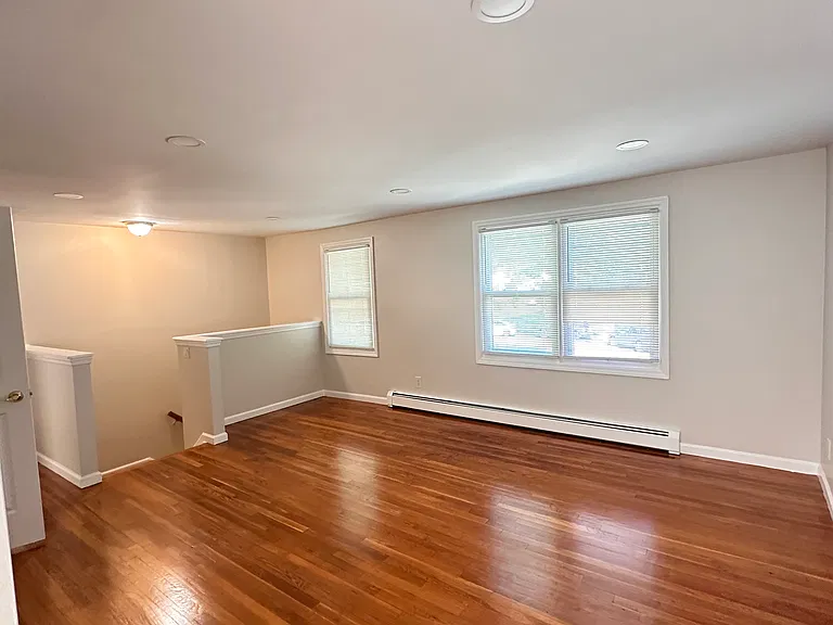 18 Byron Pl #2 — Photo 8
