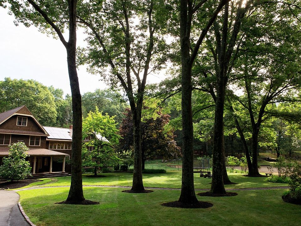 1st image of 2 Spingler Dr