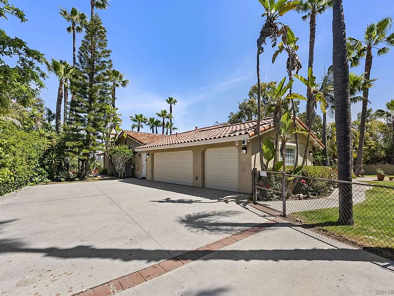 6518 Monte Fuego — Photo 1