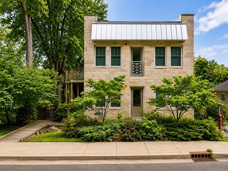 406 E Hillside Dr — Photo 5