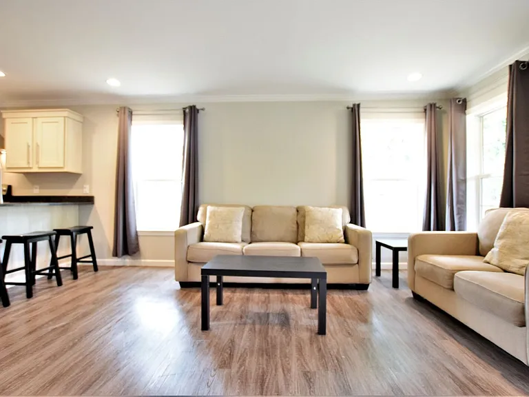 607 S Aurora St #3-2 — Photo 2