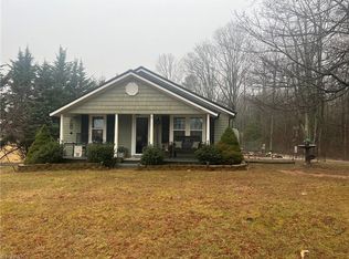 743 Slate Mountain Rd, Mount Airy, NC 27030