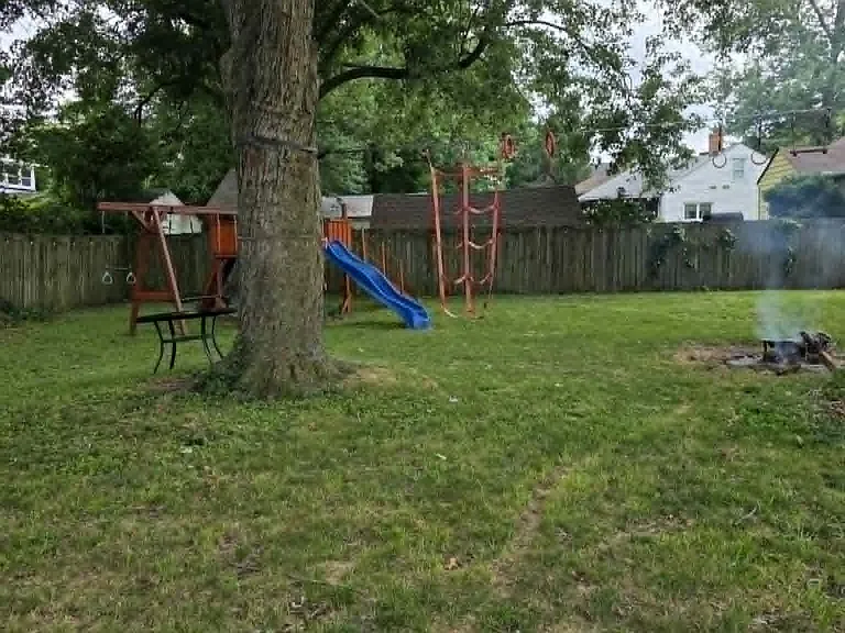 328 Hanover Ct — Photo 24