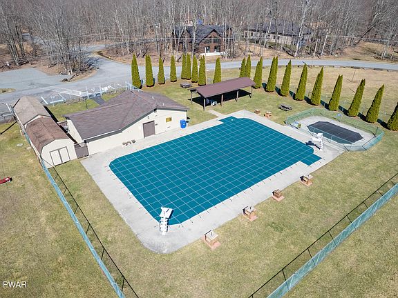 3rd image of 924-927 Hibernation Rd