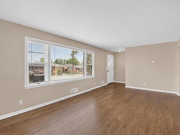 4th image of 2303 Lawn STREET