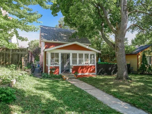 2106 Thomas Ave N, Minneapolis, MN 55411
