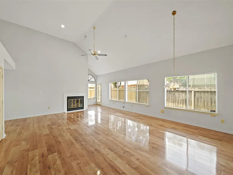 2923 Plantation Wood Ln — Photo 7