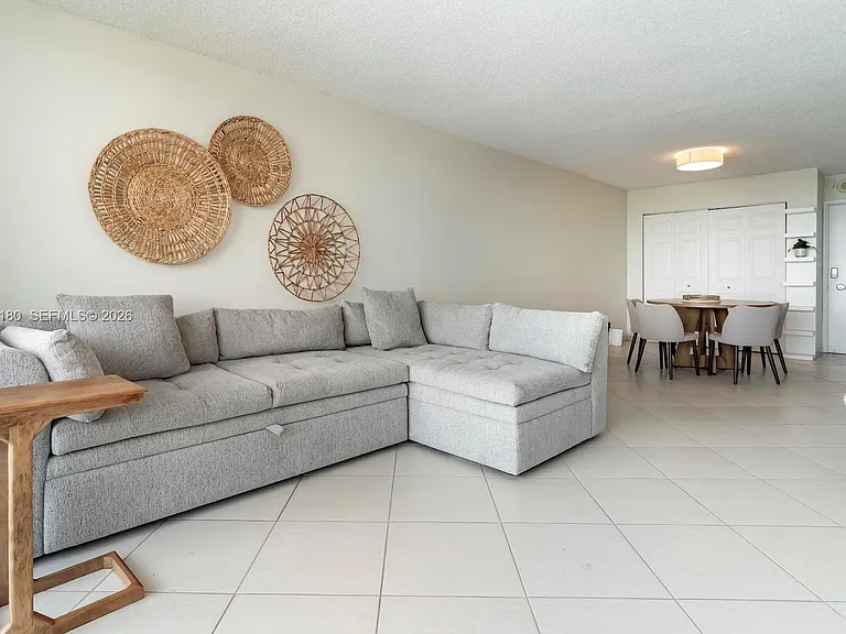 6770 Indian Creek Dr #8L — Photo 13