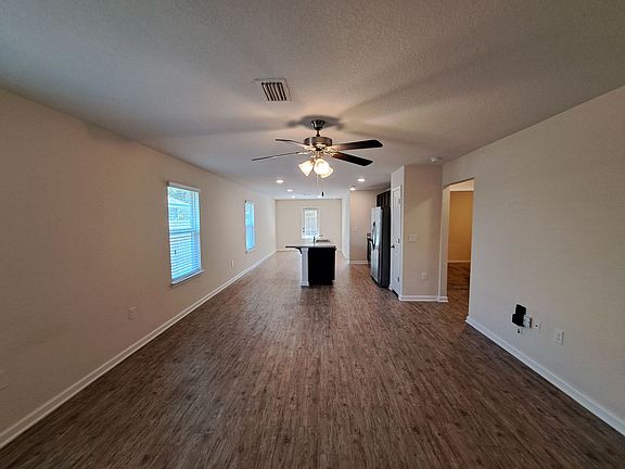 5th image of 5854 Blackhorse Cir
