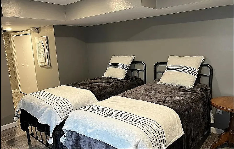 2 bed, 1900 sqft, $1,800 — Photo 3