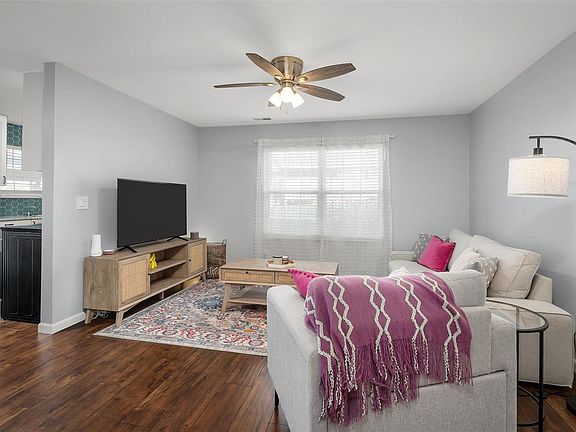 5th image of 16551 Victoria Crossing Dr Unit B