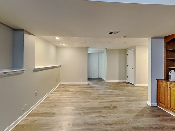 5th image of 529 NE Wood Ct