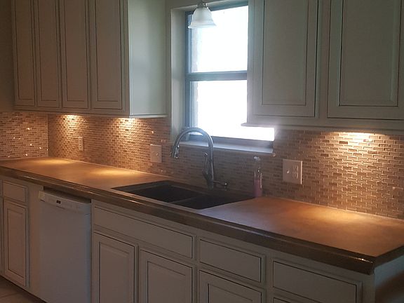 3rd image of 2112 Sago Dr