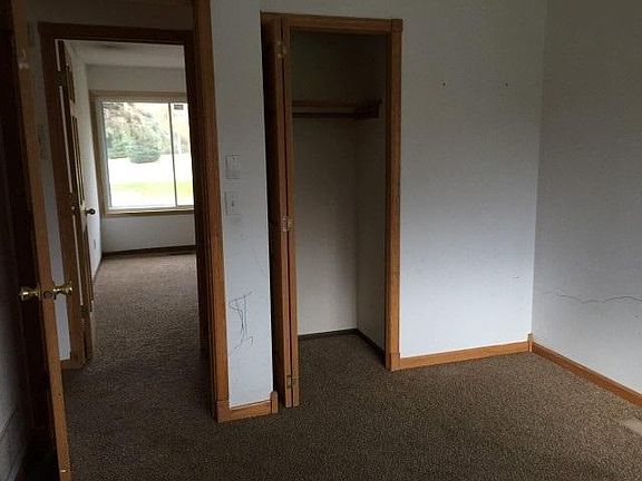 3rd image of 110188 Friendship Ln S