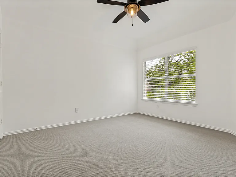 18515 Kelly Cave Trl — Photo 15