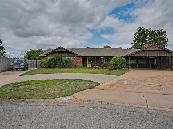 1034 Circle Dr, Clinton, OK 73601