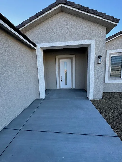 3 bed, 2100 sqft, $2,500 — Photo 2