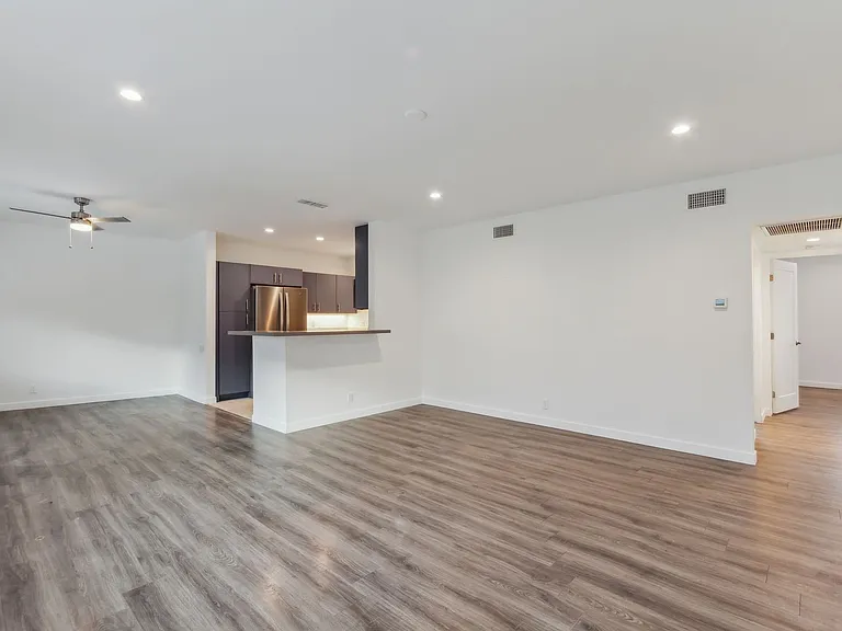 671 S. Riverside Drive — Photo 19