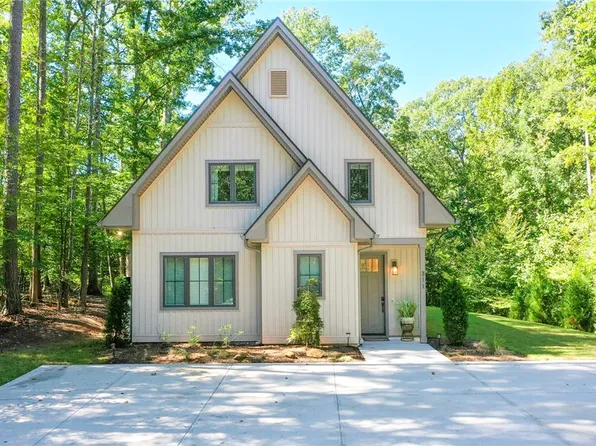 311 Lacustrian Ln, Central, SC 29630