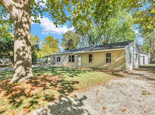 1402 Scottsdale Dr, Champaign, IL