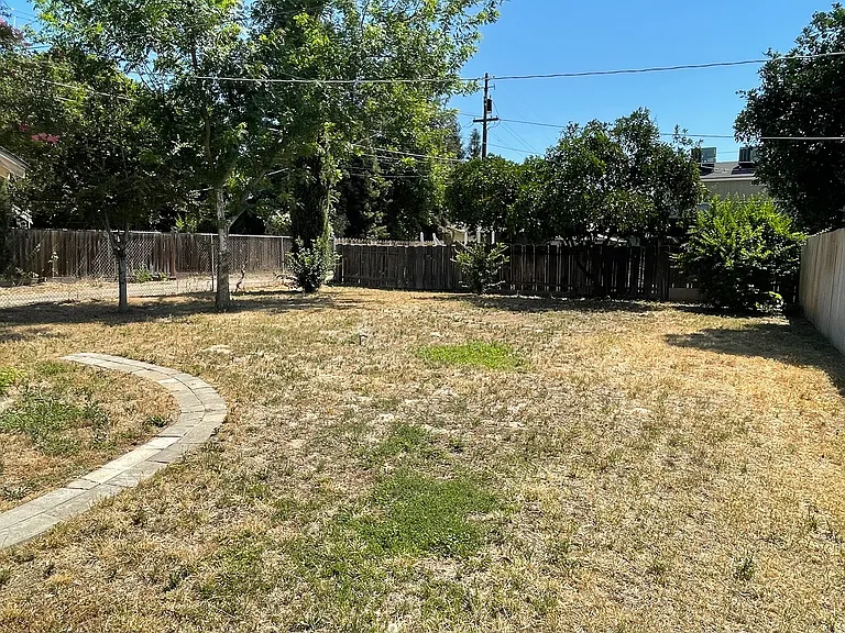 1241 Union St — Photo 15