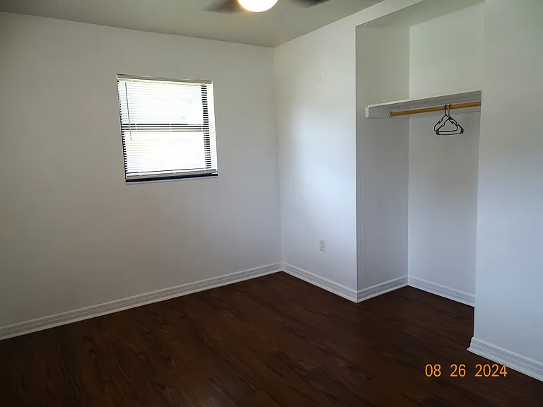 303 Georgetown Ave — Photo 12