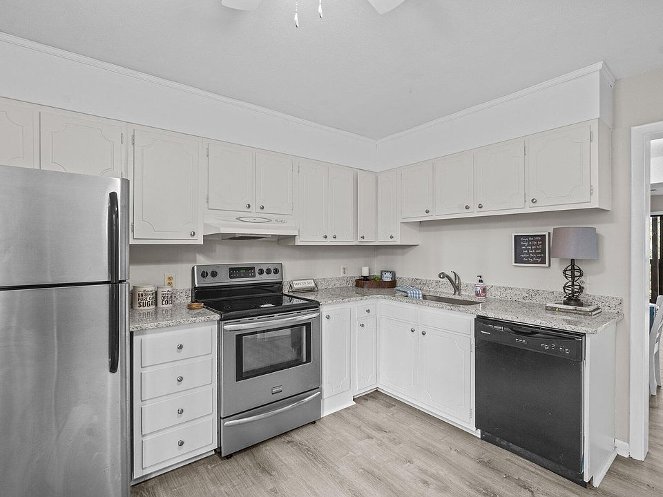 1st image of 12 Beech Tree Vlg
