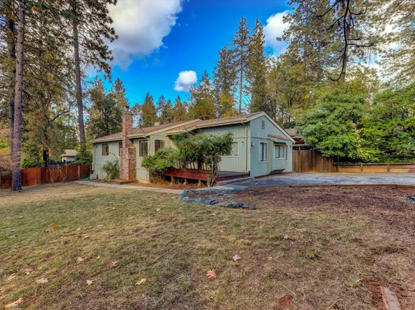 11882 Upper Circle Dr, Grass Valley, CA 95949