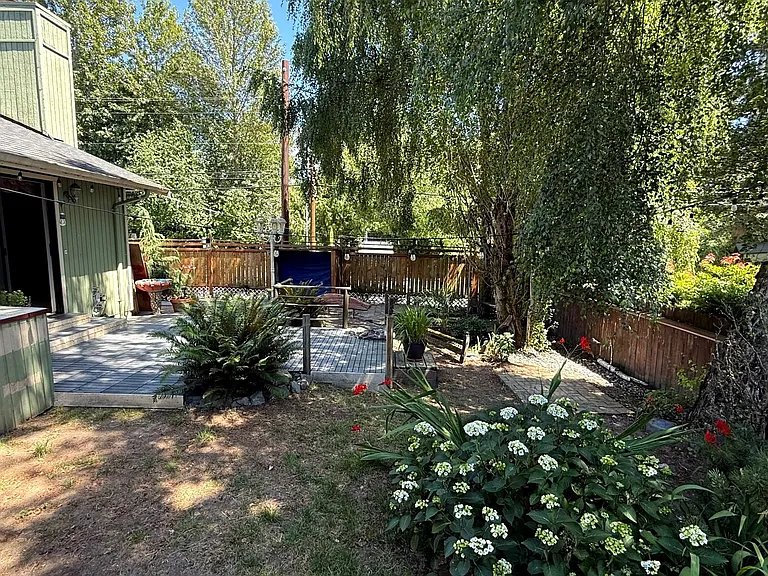 28th Ave W — Photo 9