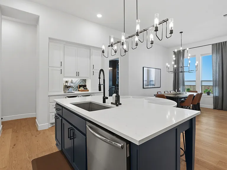 2630 Starwood Dr — Photo 12